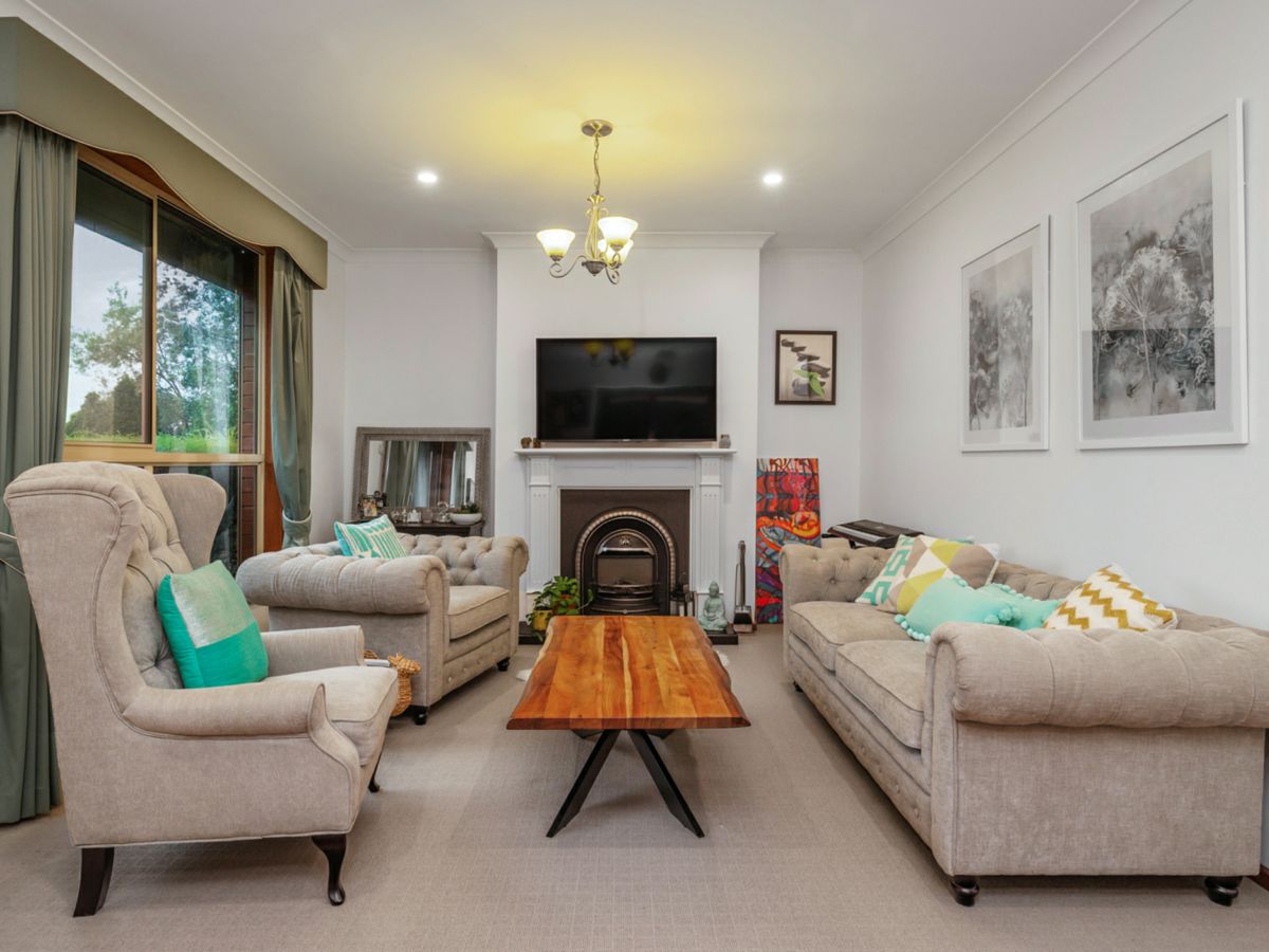 4 Neerim Court, Rowville - image 2