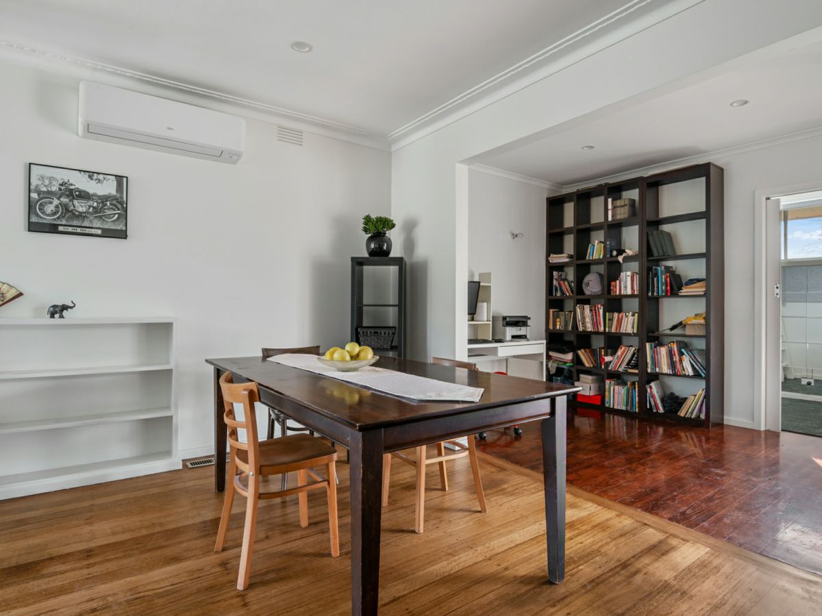 8 Oakfield Court, Bayswater - image 3