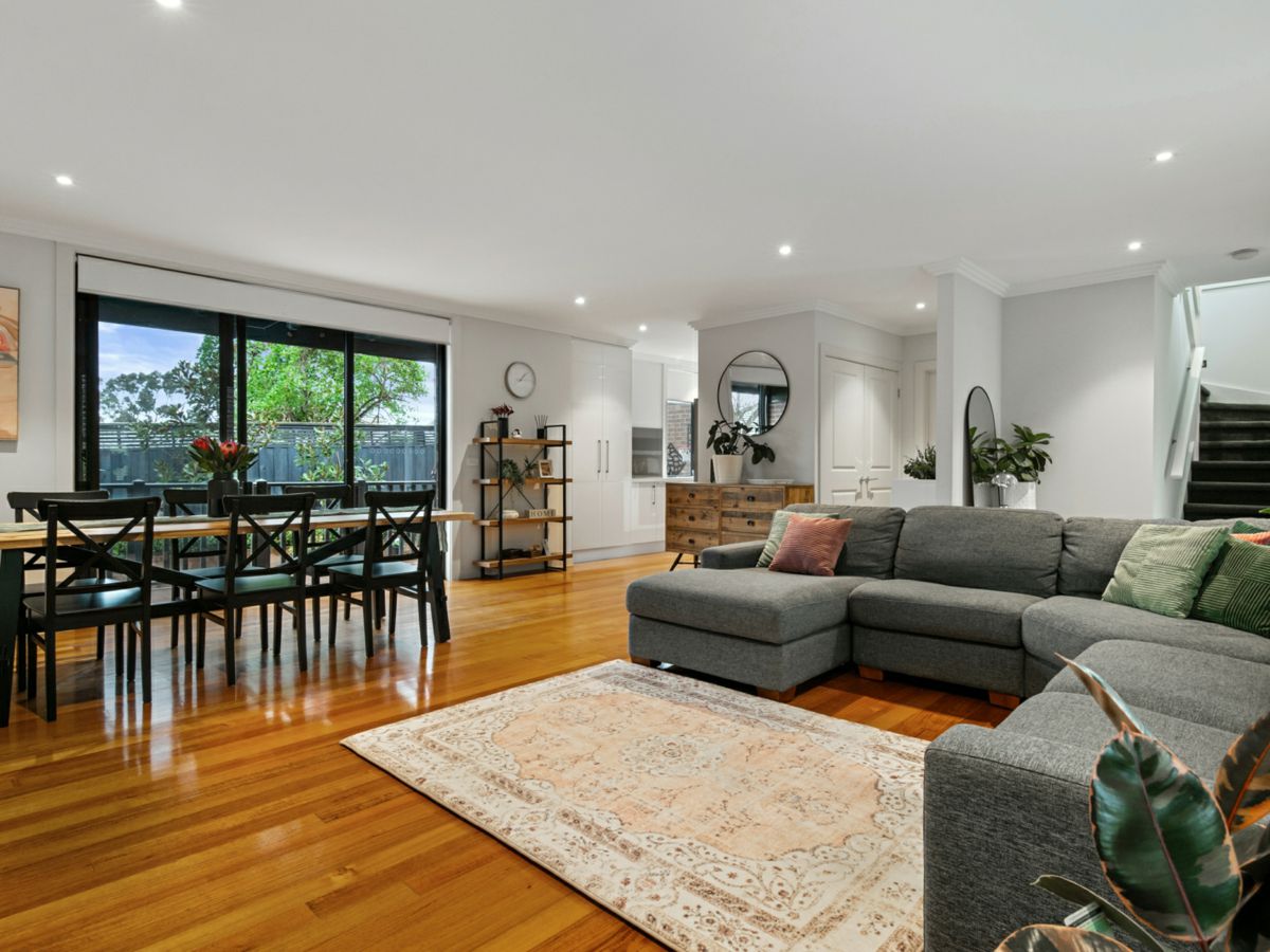 2/6 Newman Road, Wantirna South - image 2