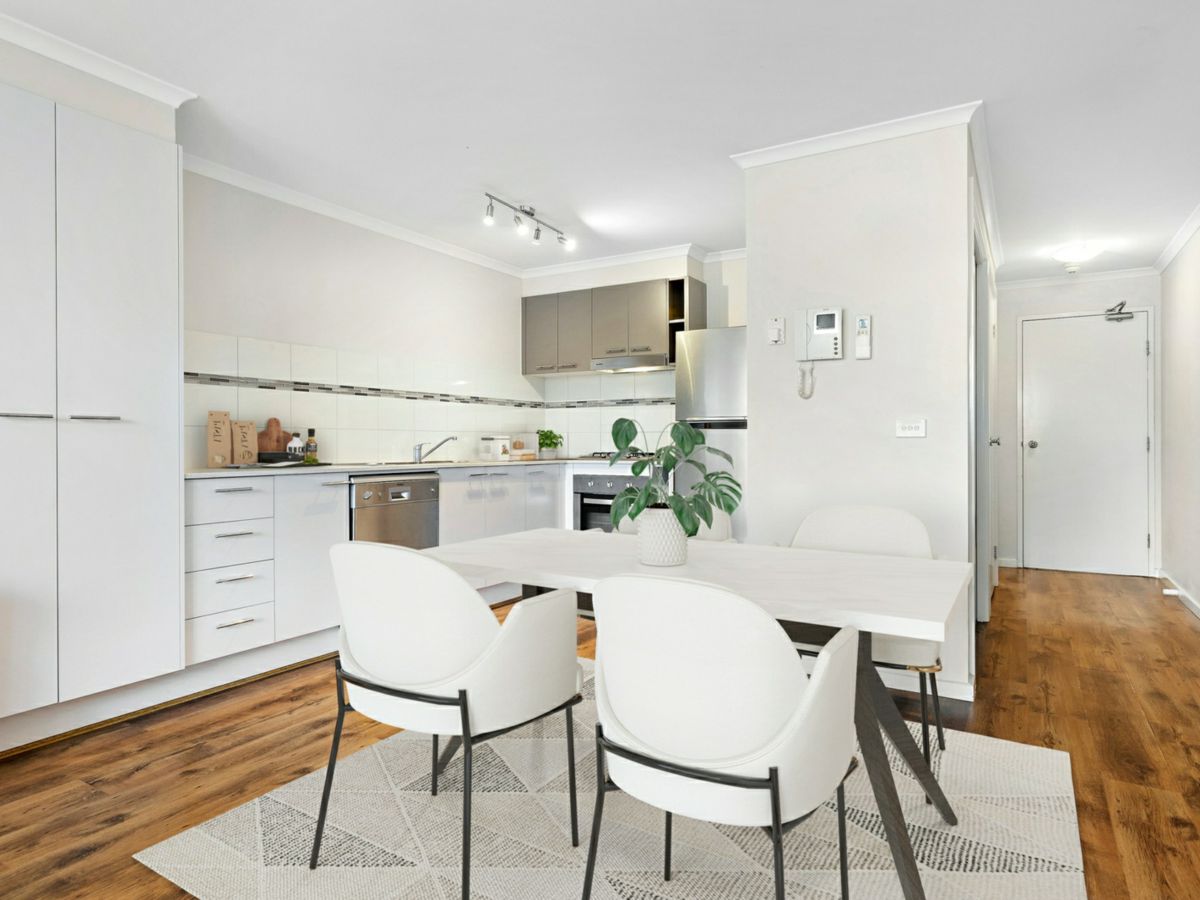 210/165 Middleborough Road, Box Hill South - image 3