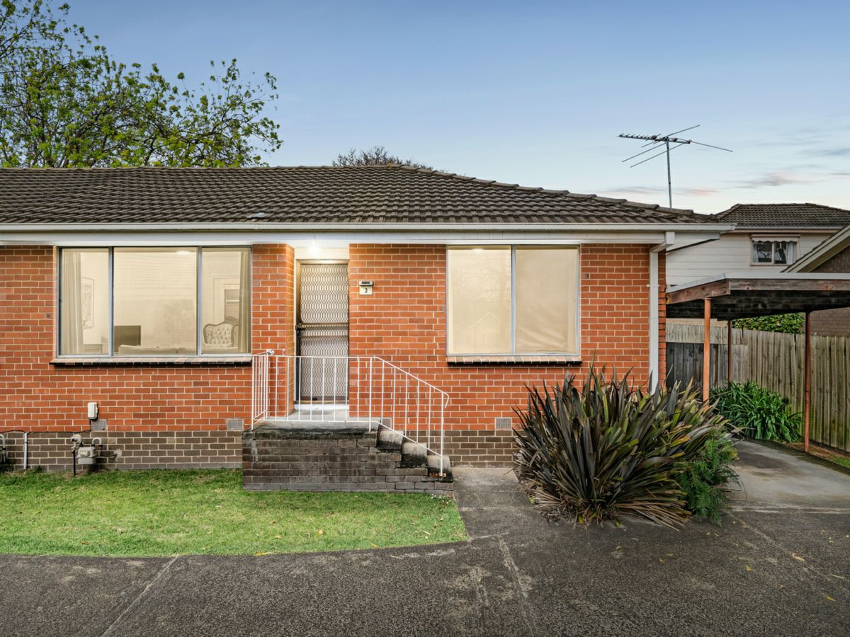 3/8 Lording Street, Ferntree Gully - image 1