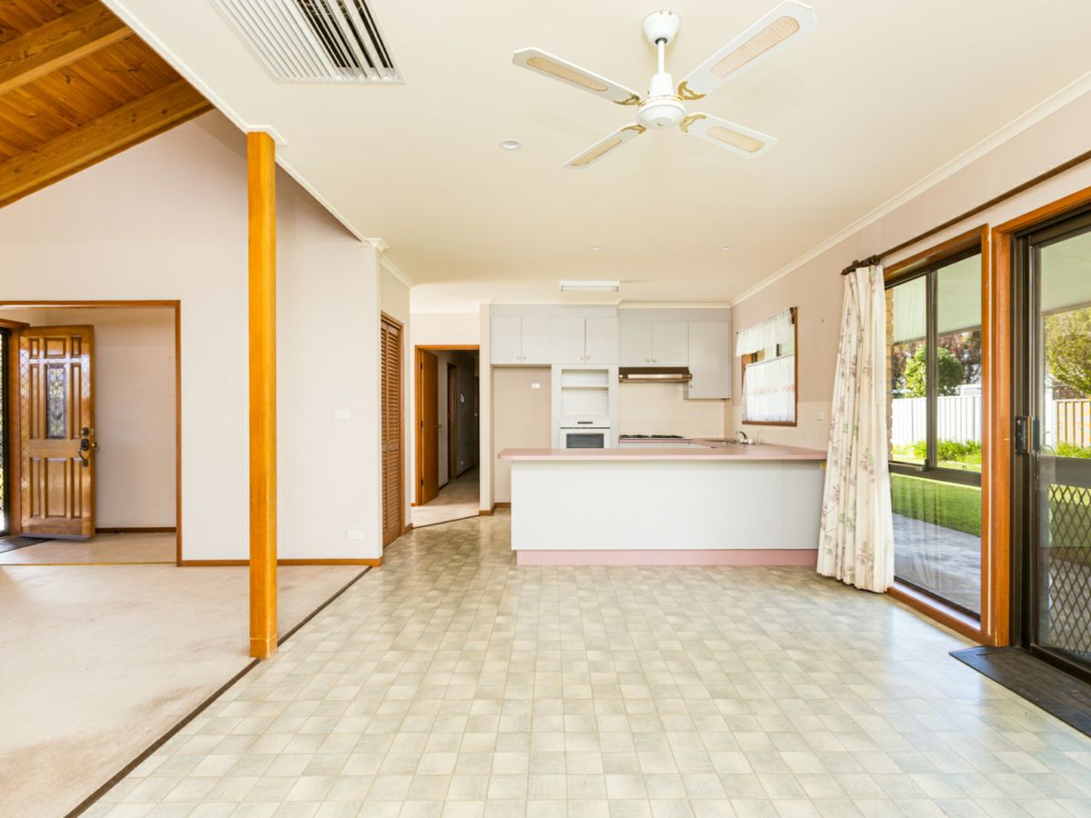 6 Avoca Place, Mildura - image 2