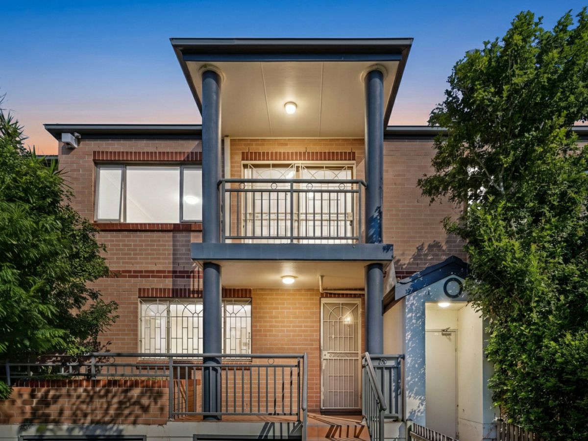 2/84 Frederick Street, Campsie - image 1