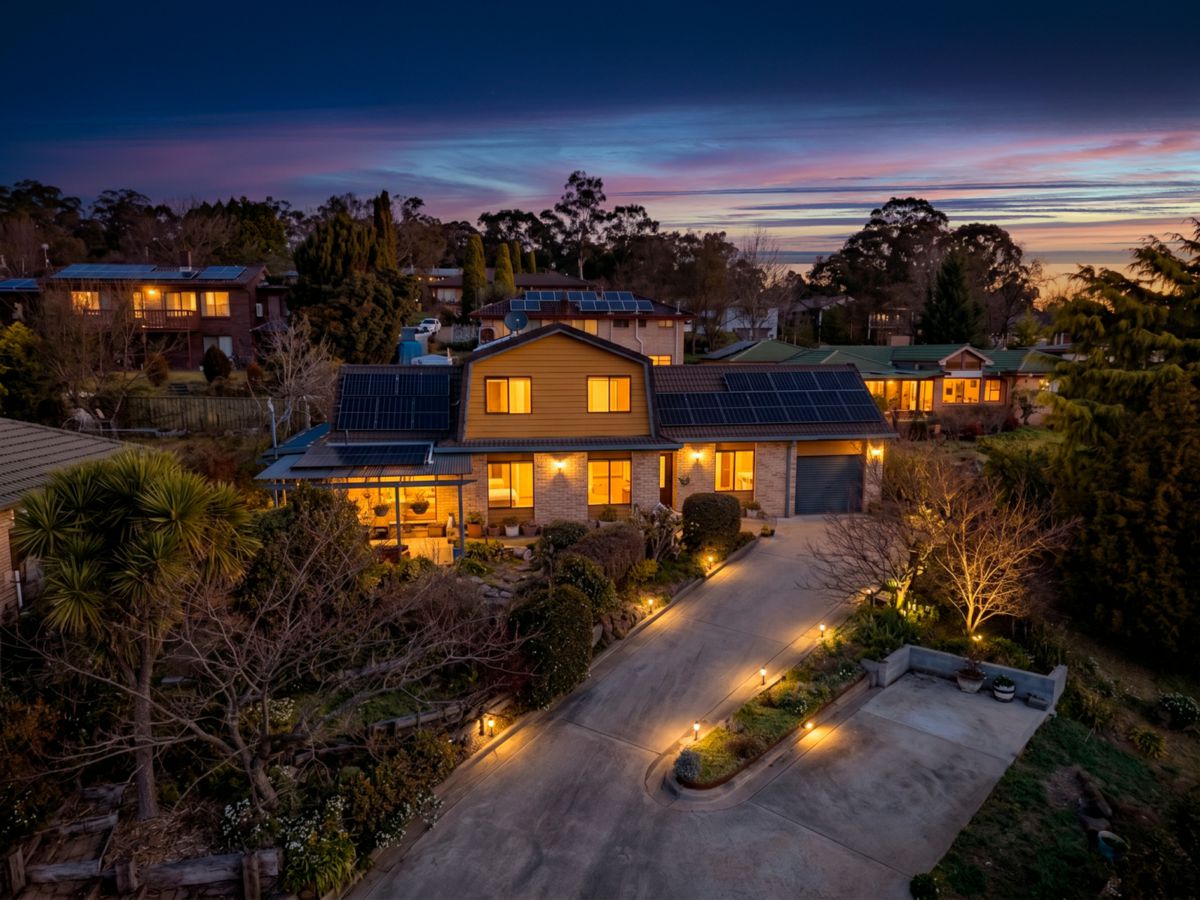 10 A V Green Street, Armidale - image 1