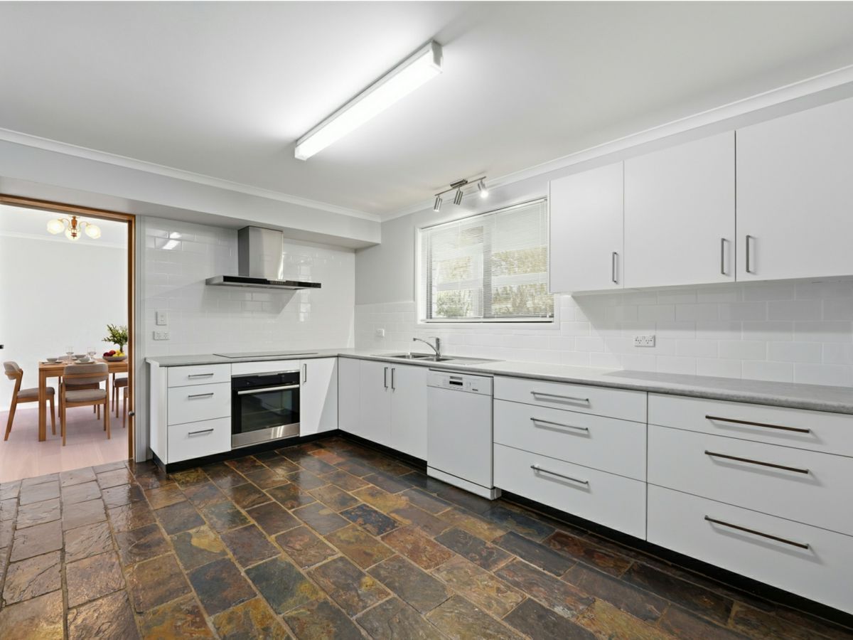 10 A V Green Street, Armidale - image 3