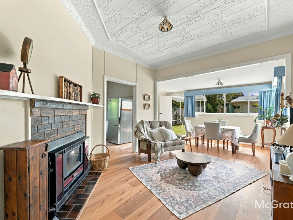81 Jeffrey Street, Armidale - image 2