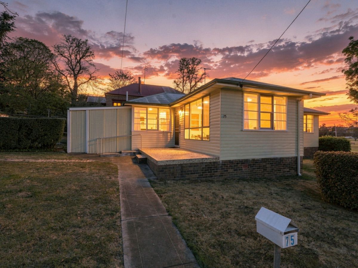 75 Dangar Street, Armidale - image 1