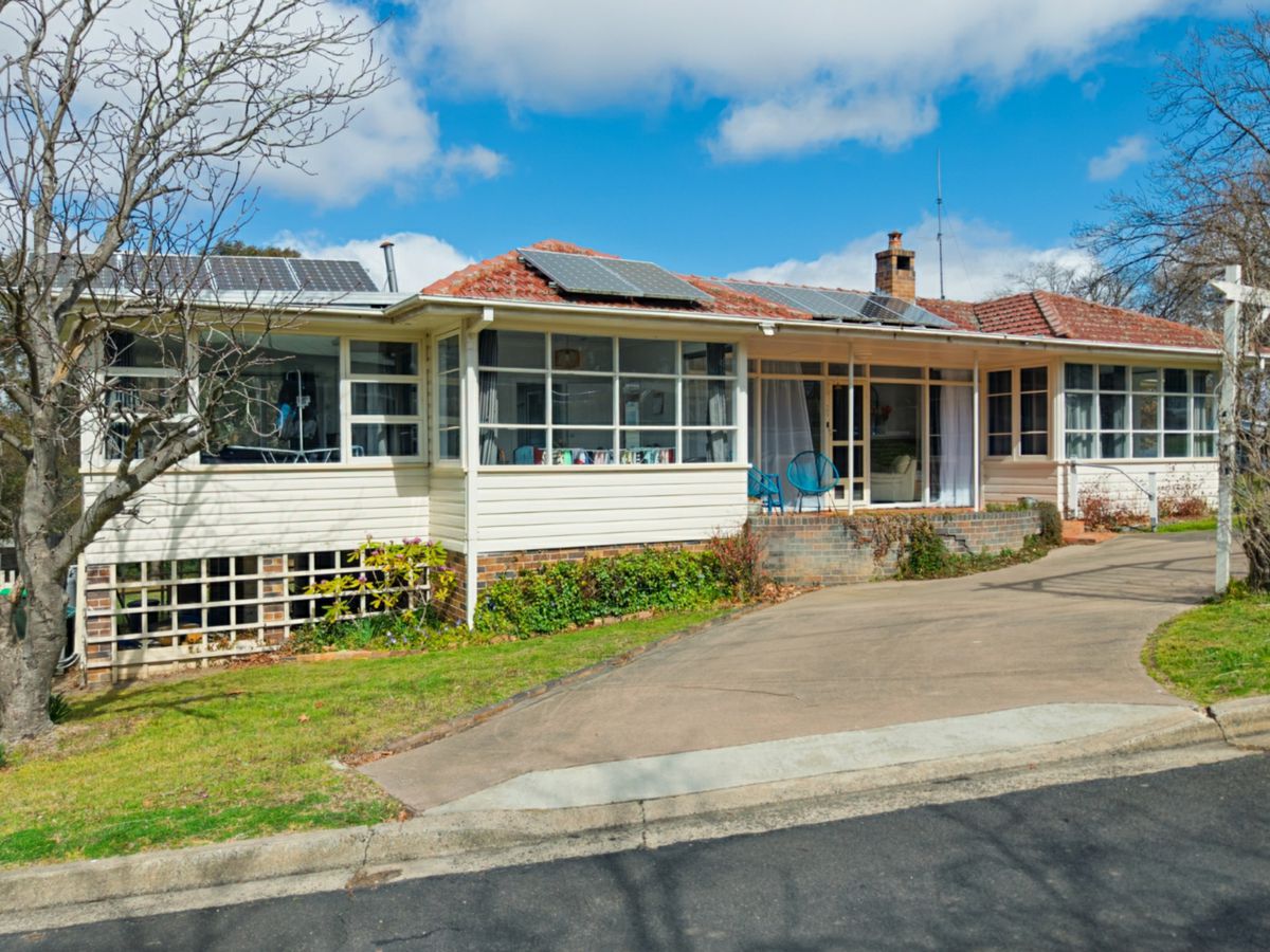 203 Marsh Street, Armidale - image 2