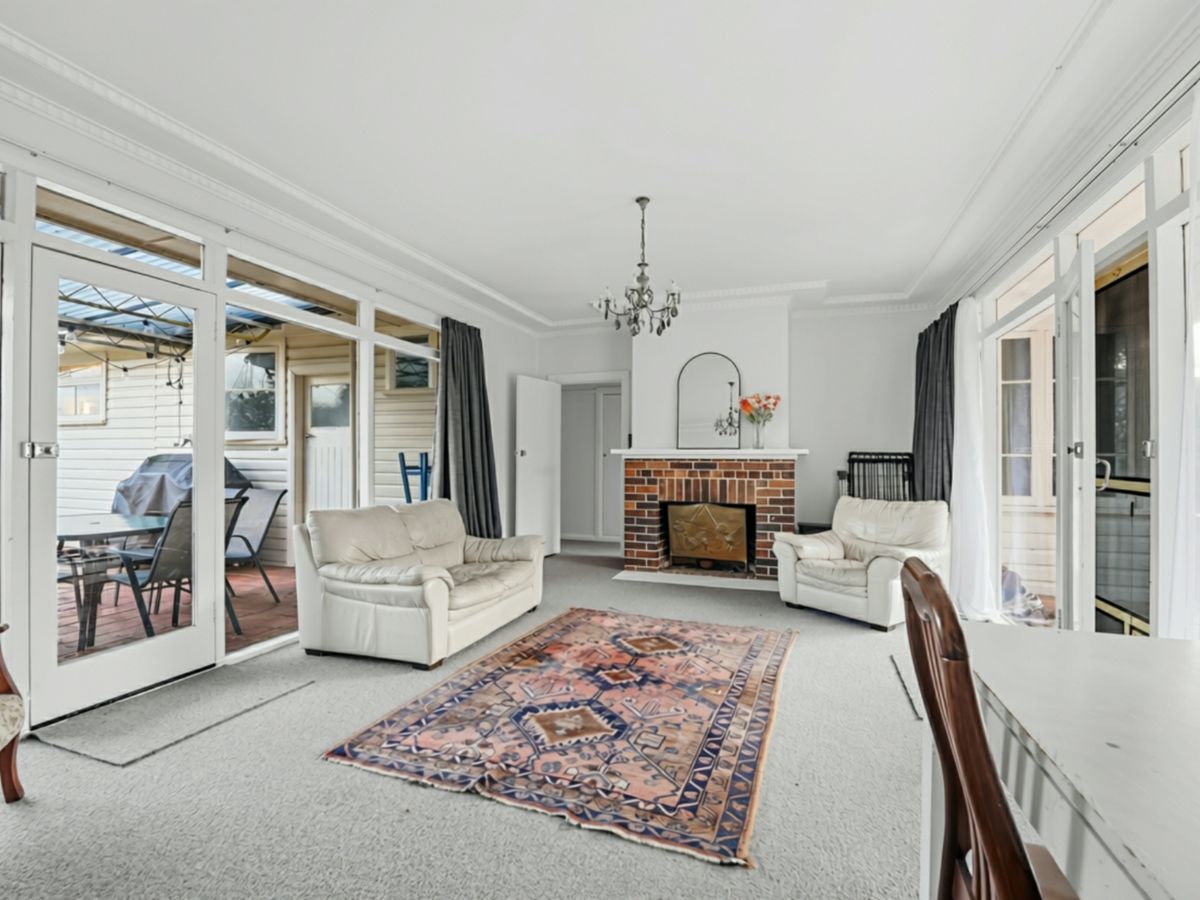 203 Marsh Street, Armidale - image 3