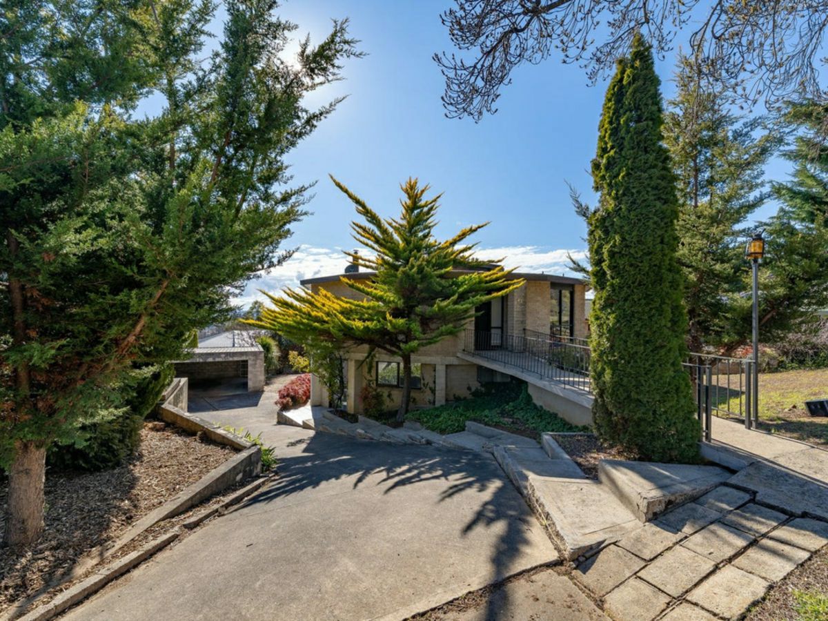 2/13 Turner Street, Armidale - image 1