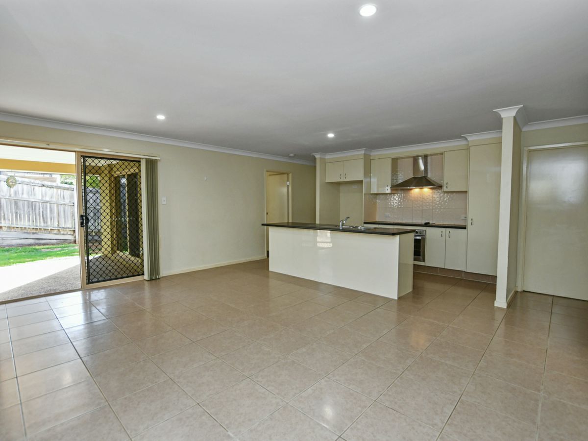 35 Lakes Entrance Drive, Springfield Lakes - image 3