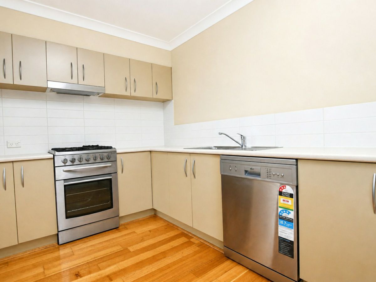 20 Grand Canyon Drive, Springfield Lakes - image 2
