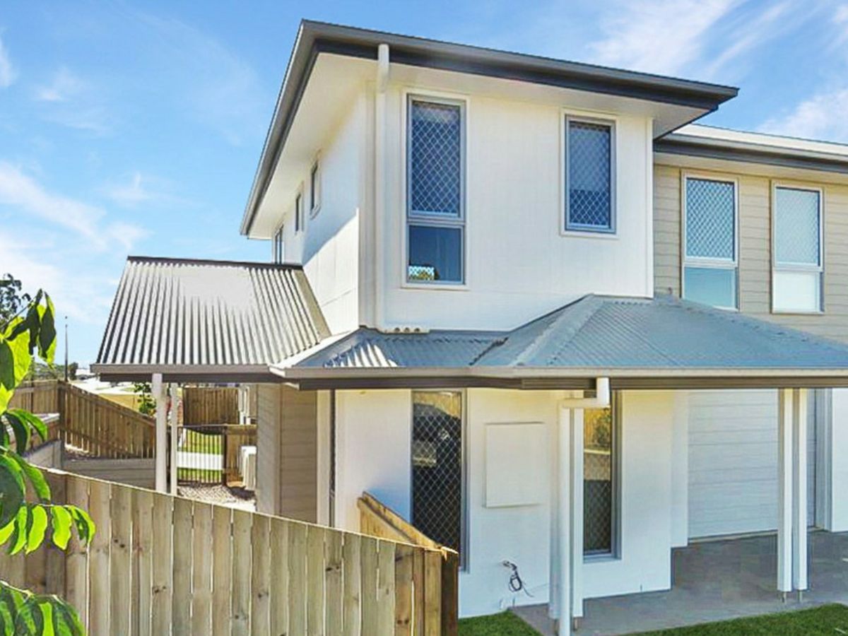 2/2 Agarwood Way, Springfield Lakes - image 1