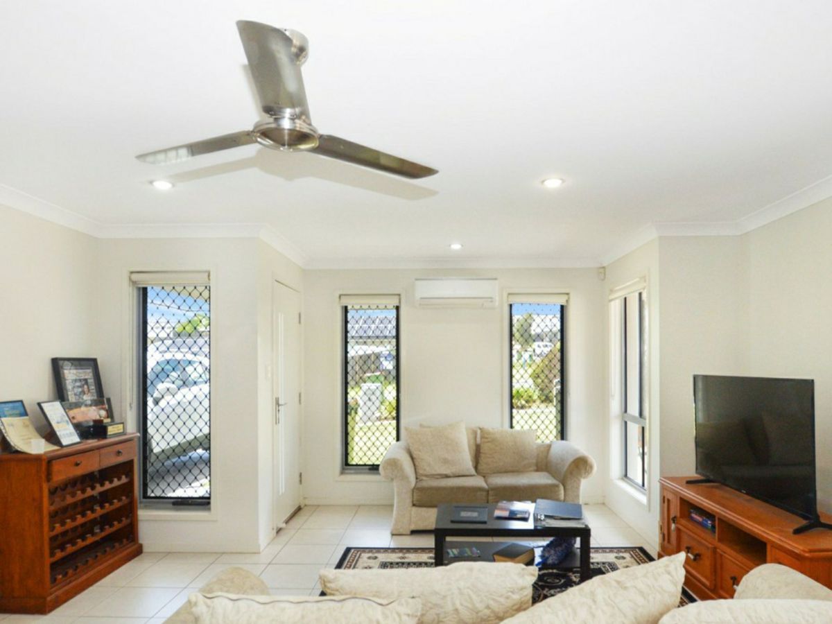 2/2 Agarwood Way, Springfield Lakes - image 2