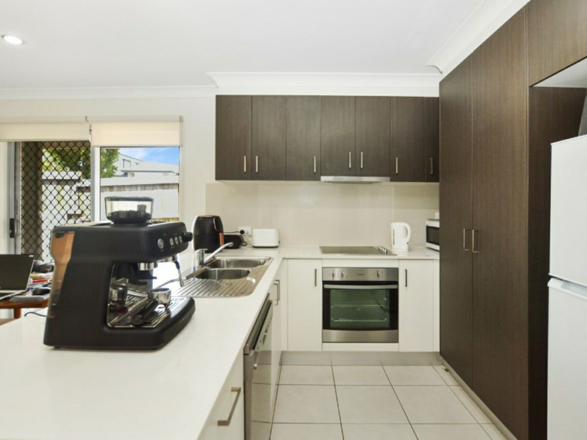2/2 Agarwood Way, Springfield Lakes - image 3