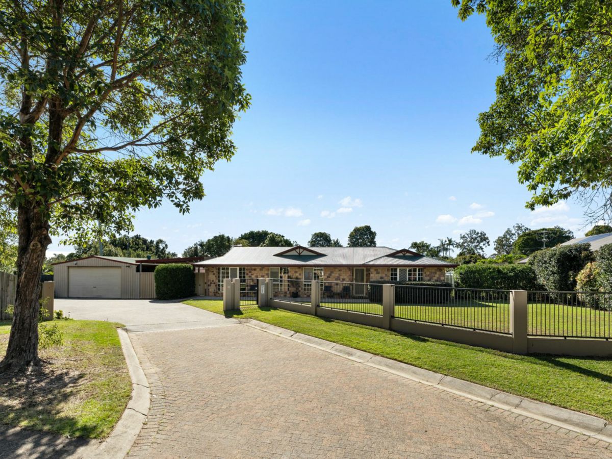 15 Karnak Court, Camira - image 1