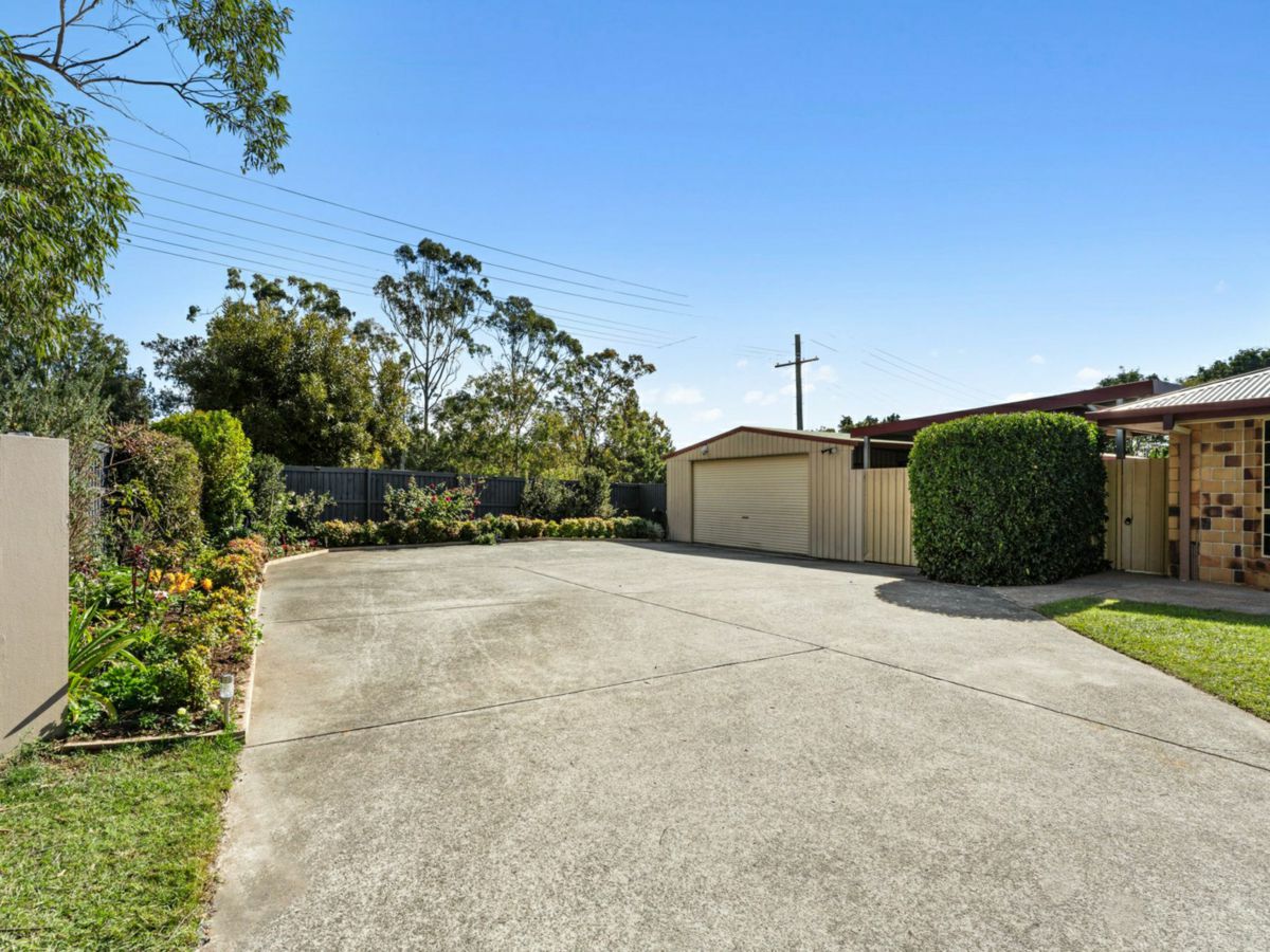15 Karnak Court, Camira - image 2