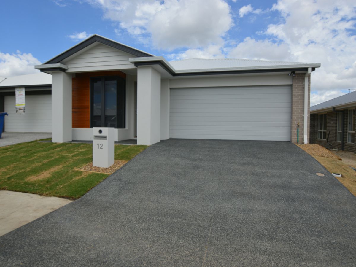 12 MacIntyre Street, South Ripley - image 1