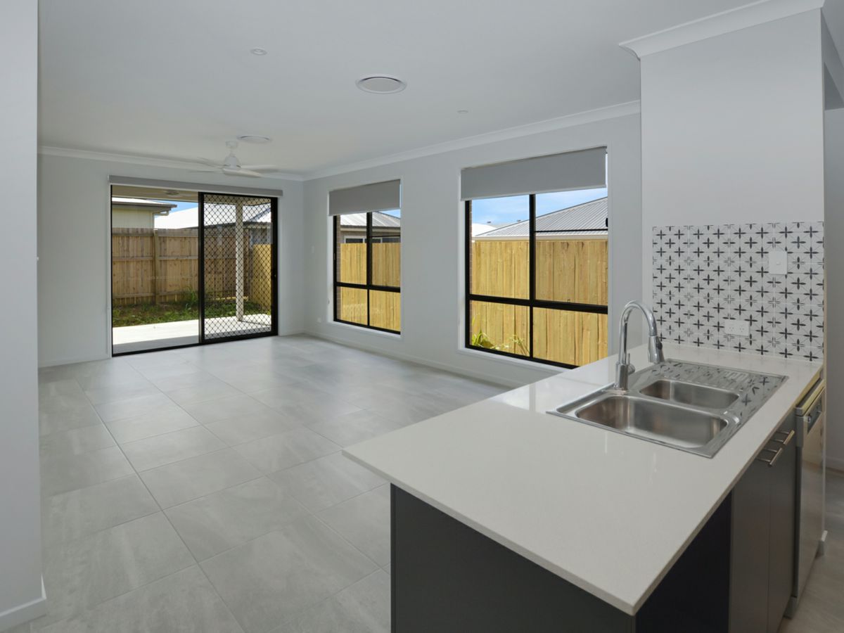 12 MacIntyre Street, South Ripley - image 3