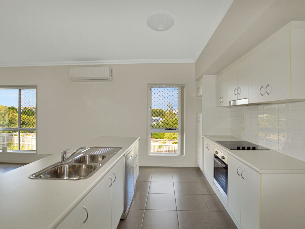 8 Tenzing Place, Springfield Lakes - image 2