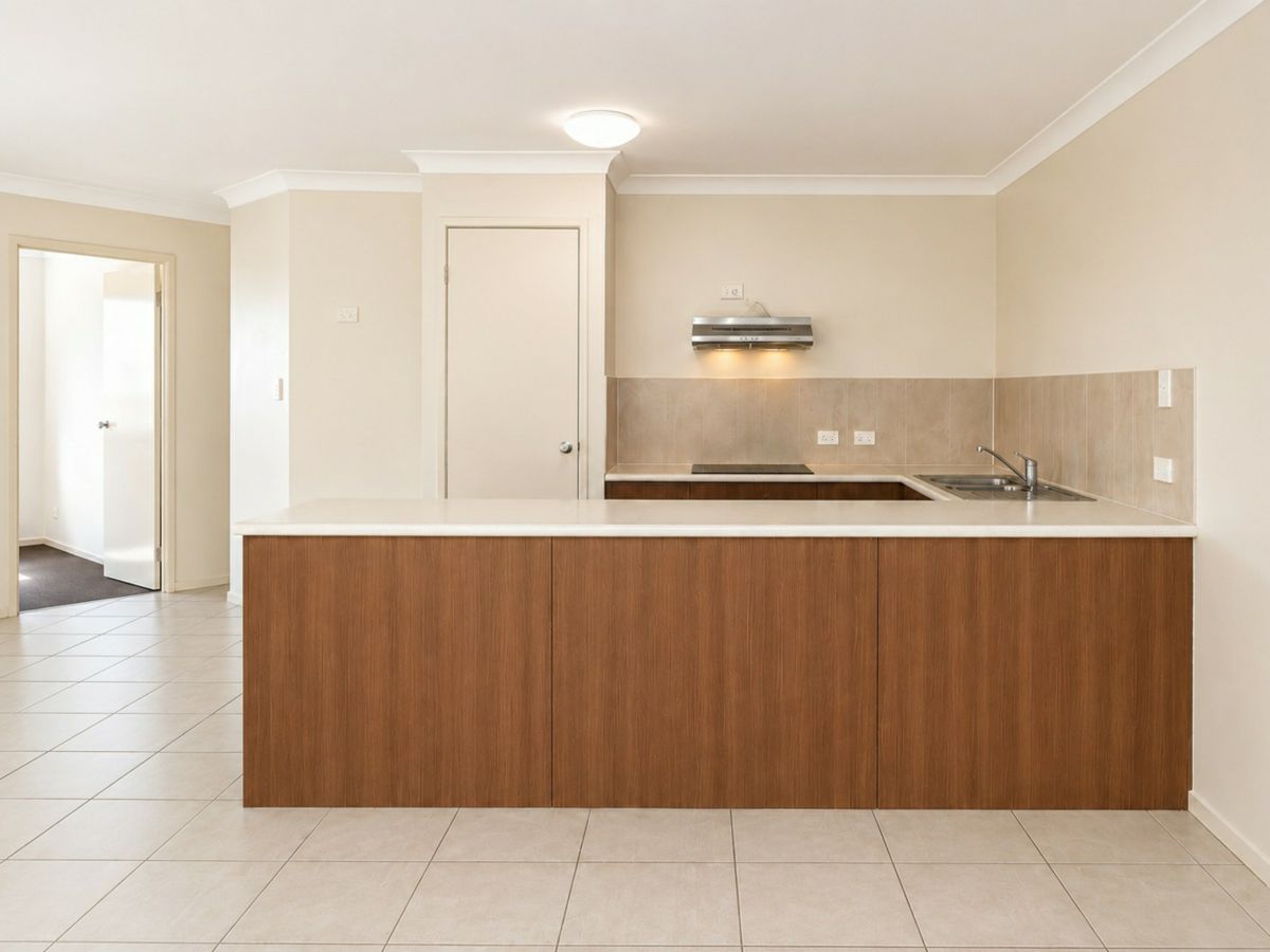 1/26 Winchester Crescent, Pimpama - image 2