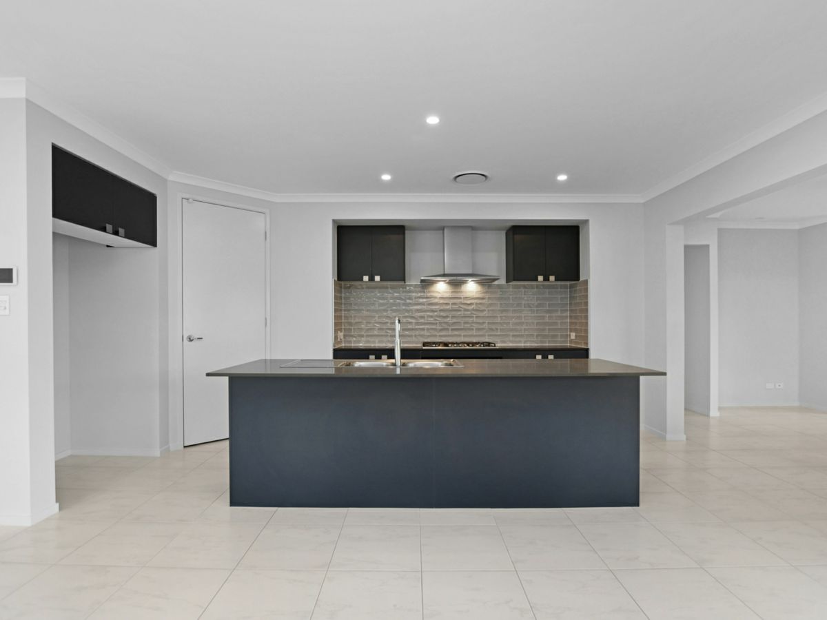 142 Guroman Drive, Greenbank - image 3