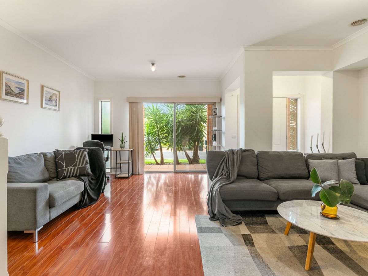 14 The Glades, Taylors Hill - image 2