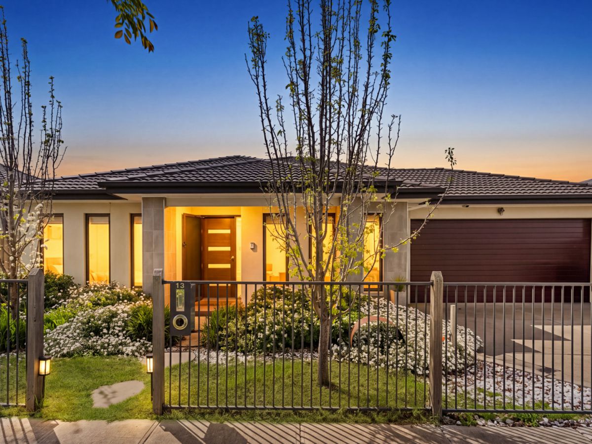 13 Meadowbank Grove, Rockbank - image 3
