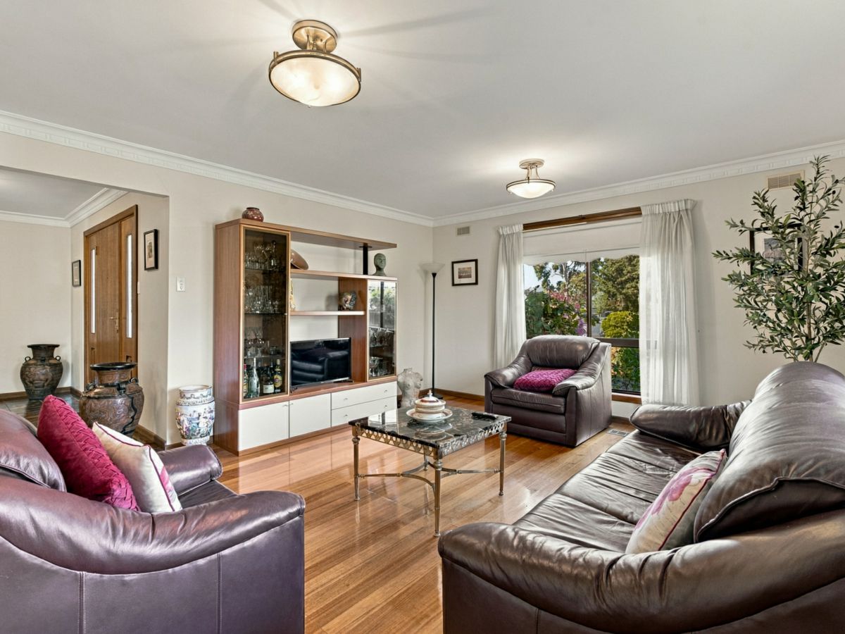 15 Mara Court, Taylors Lakes - image 2
