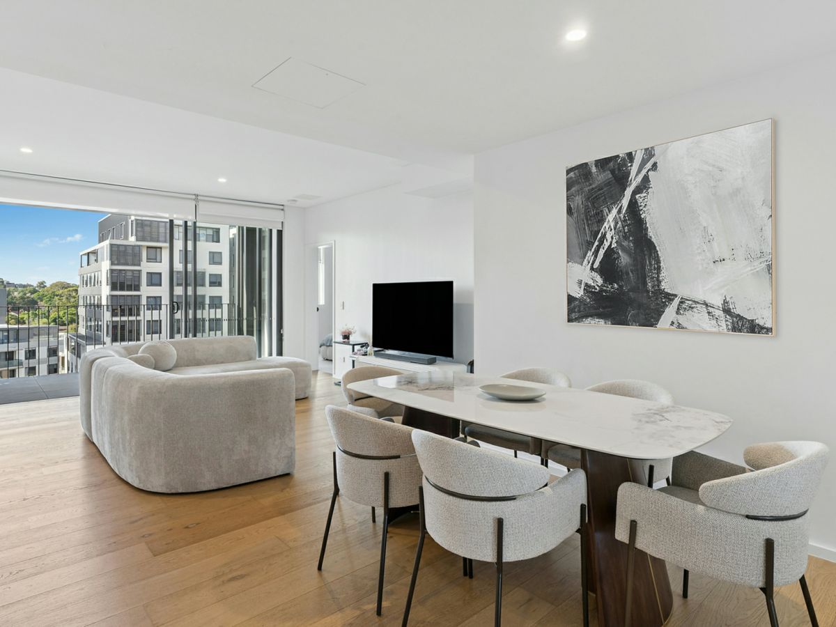810/2 Malthouse Way, Summer Hill - image 1