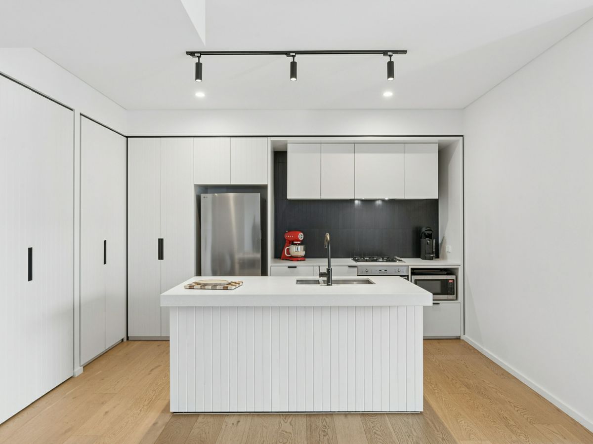 810/2 Malthouse Way, Summer Hill - image 2