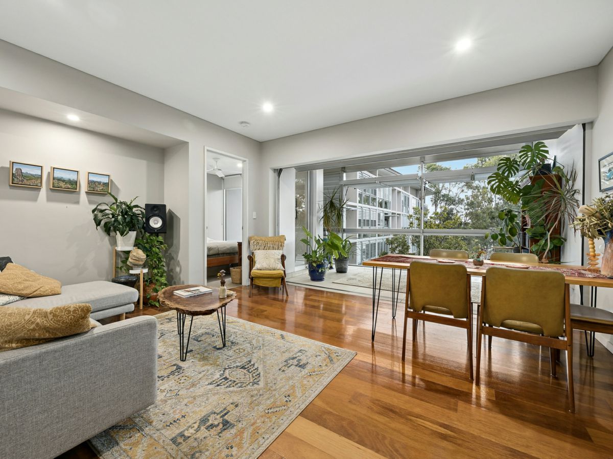 64/4 Alexandra Drive, Camperdown - image 1