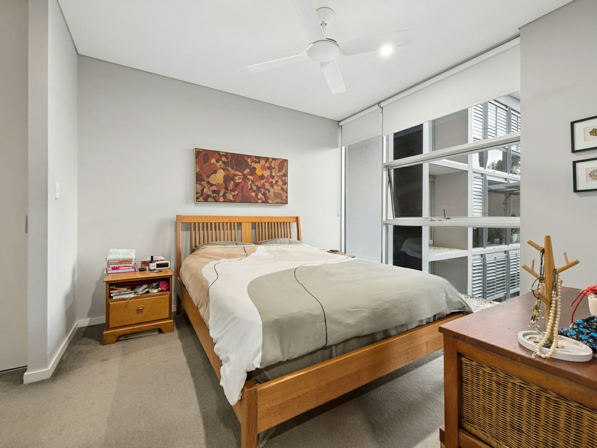 64/4 Alexandra Drive, Camperdown - image 2