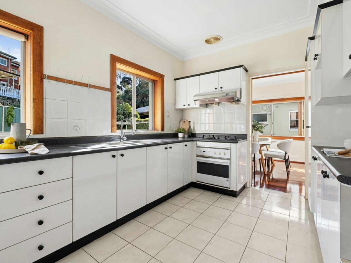 35 Richard Avenue, Earlwood - image 3