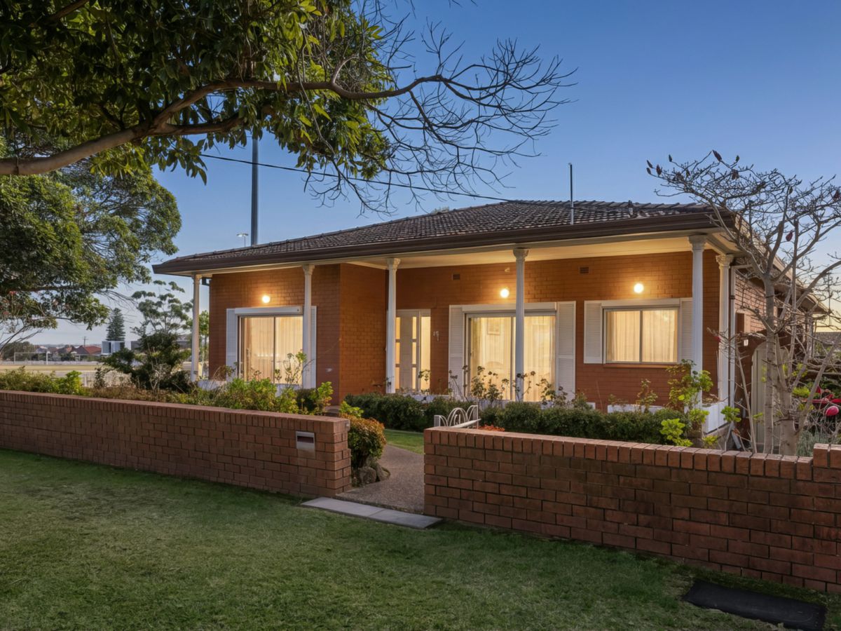 15 Dawson Avenue, Earlwood - image 1