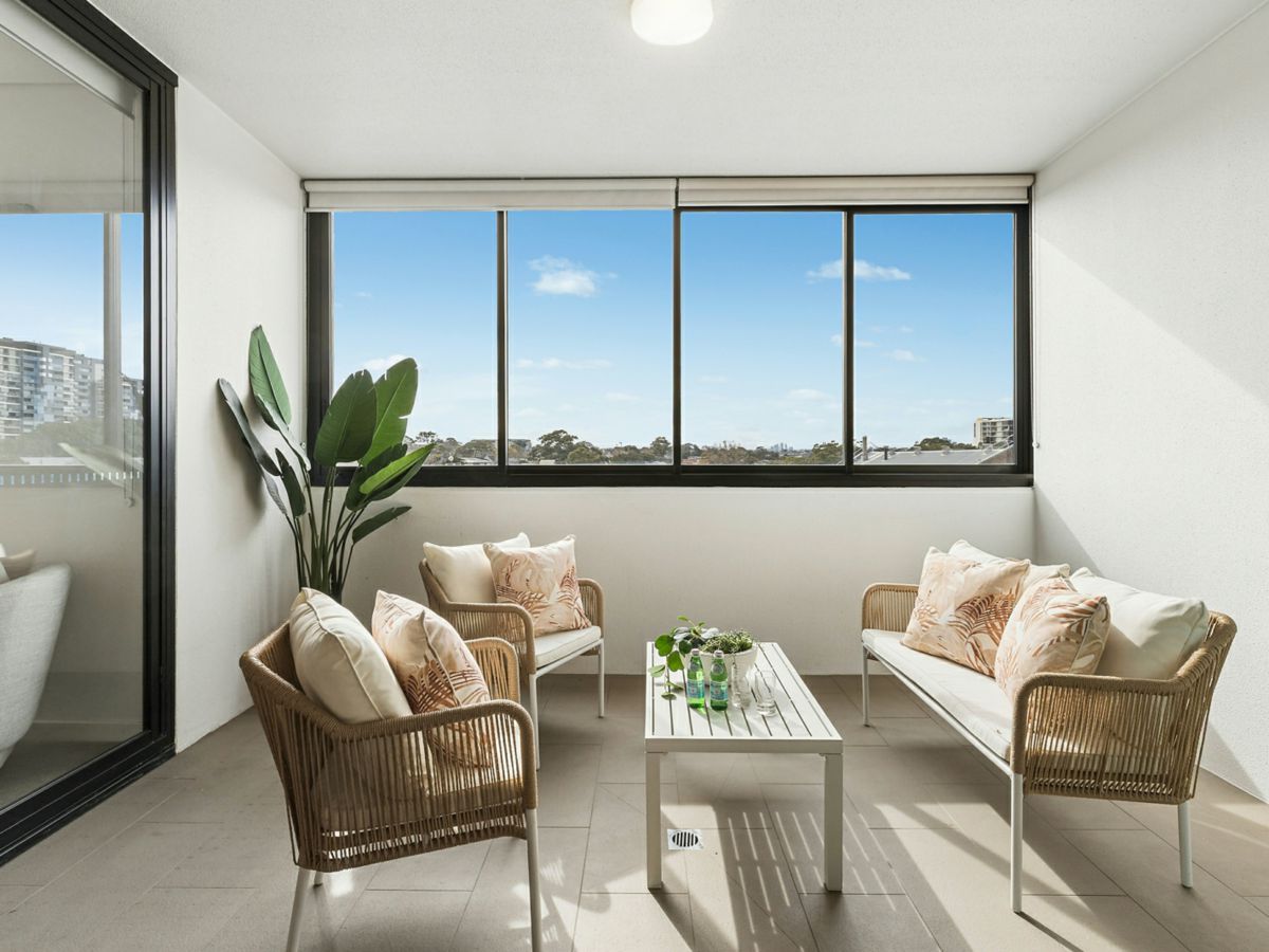 303/1 Gantry Lane, Camperdown - image 3