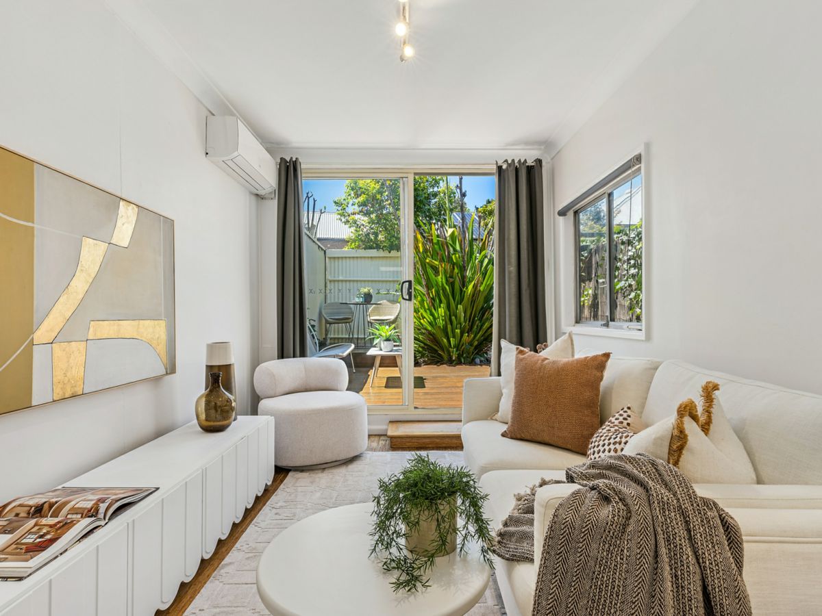 20 Ferndale Street, Newtown - image 2