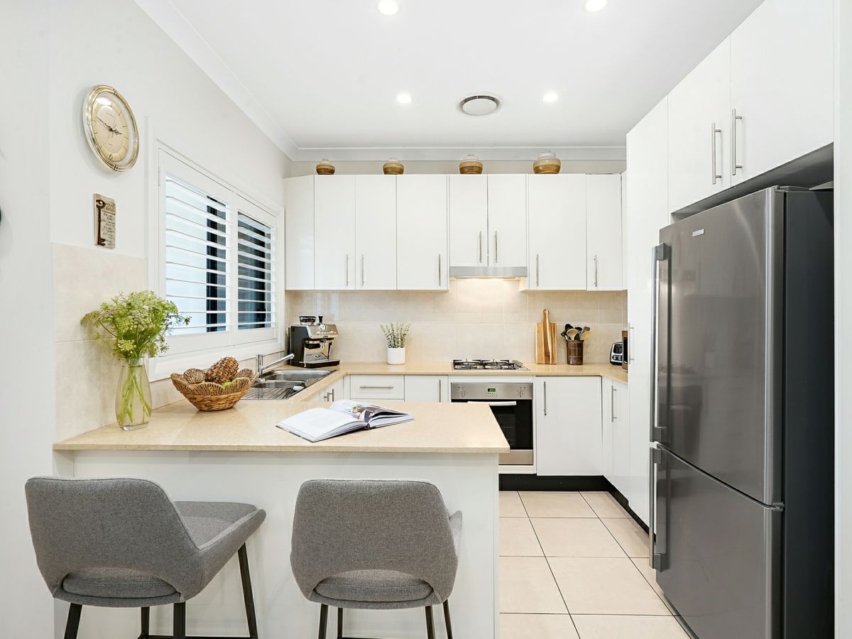 2/36 Watkins Road, Baulkham Hills - image 2