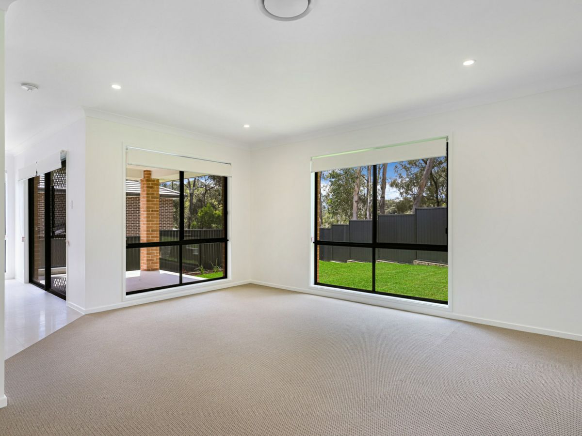 5 Blue Lakes Place, North Kellyville - image 3