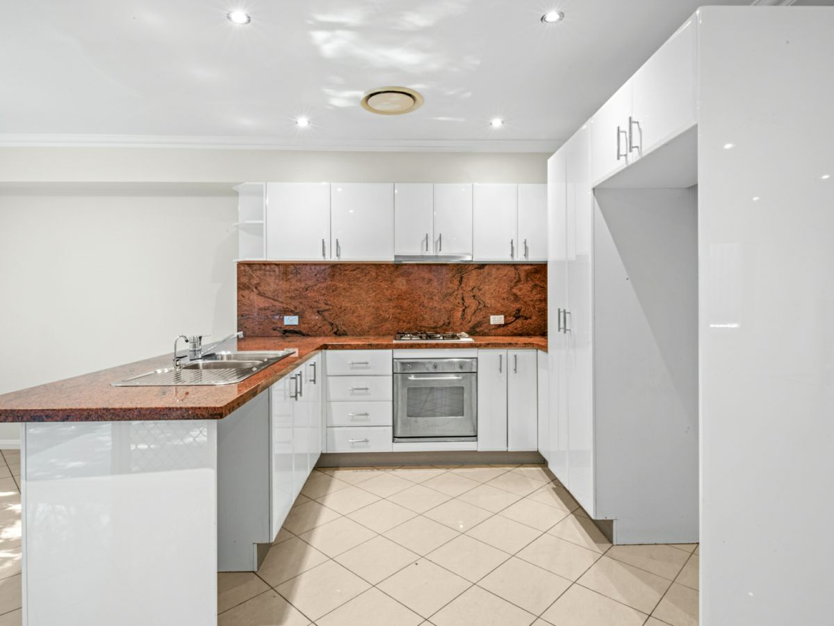 116 Harrington Avenue, Castle Hill - image 2