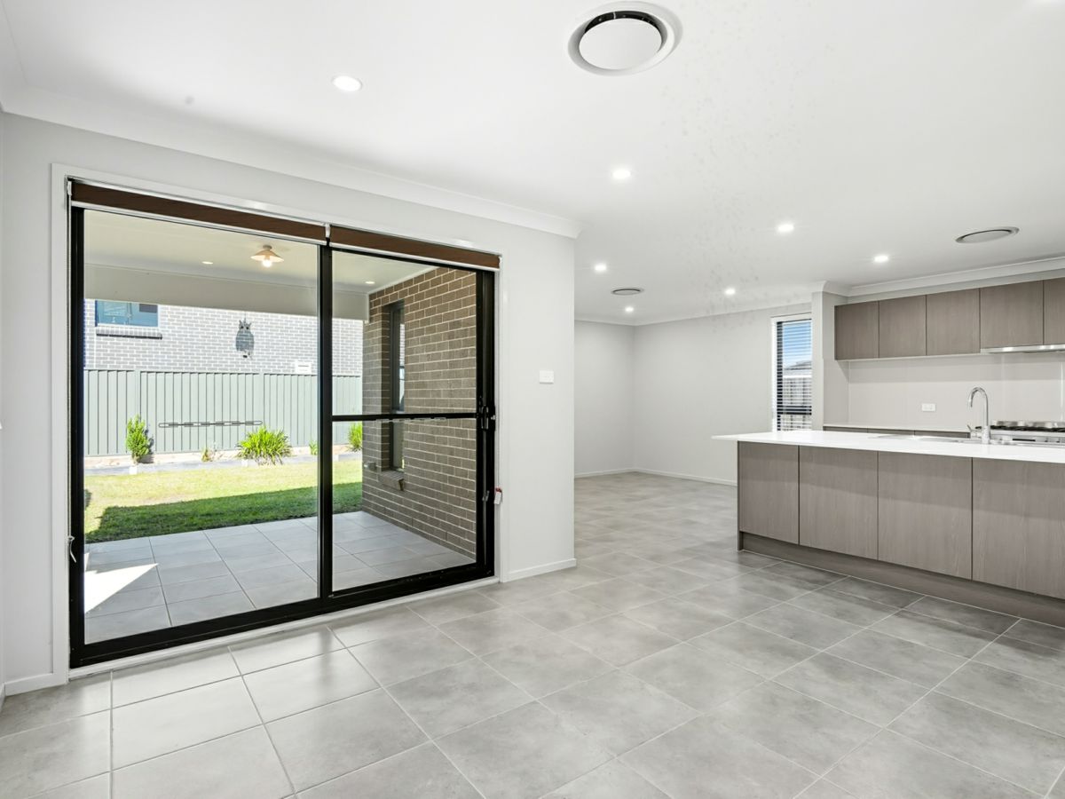 28 Canopus Parkway, Box Hill - image 2