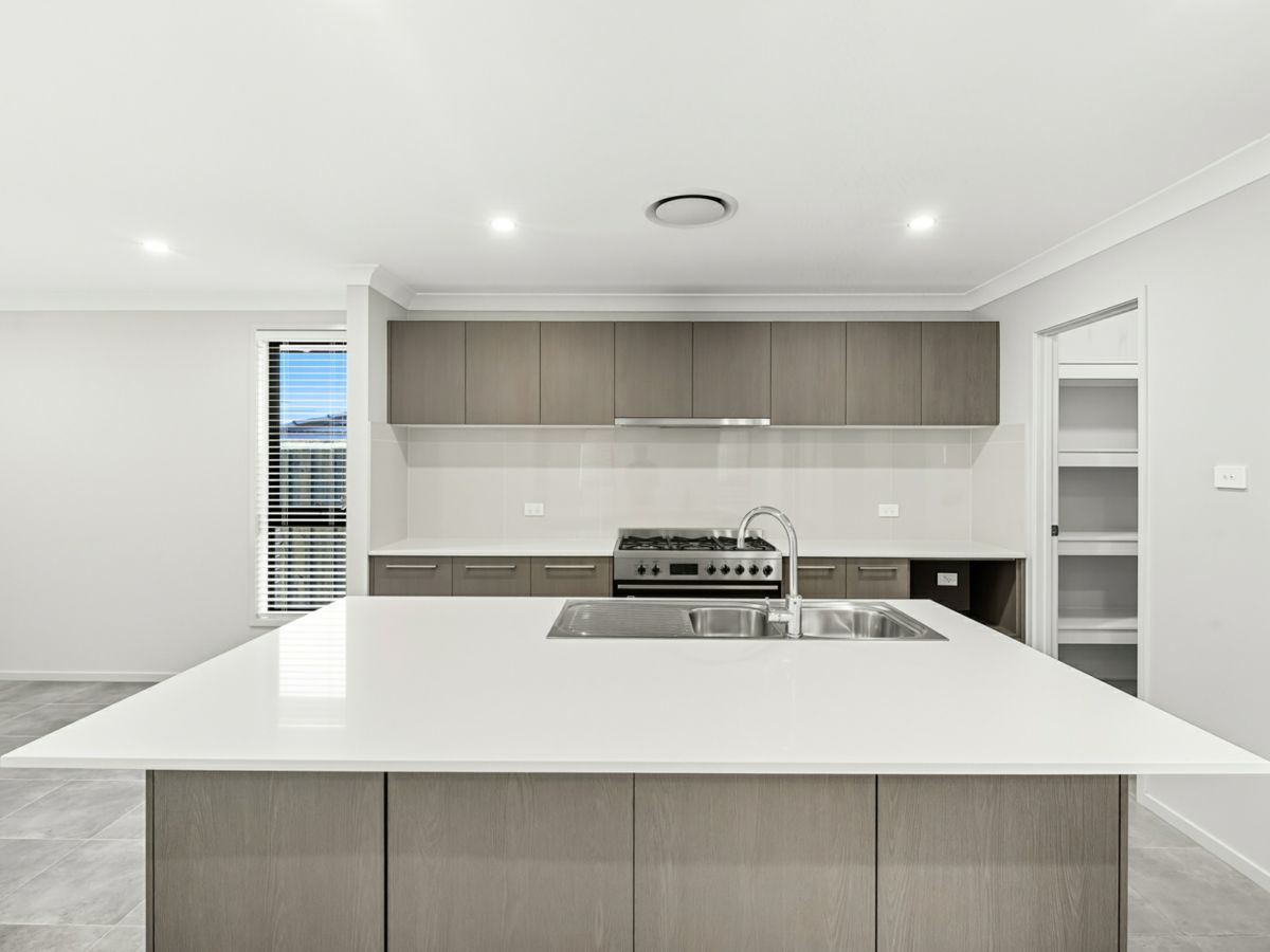 28 Canopus Parkway, Box Hill - image 3