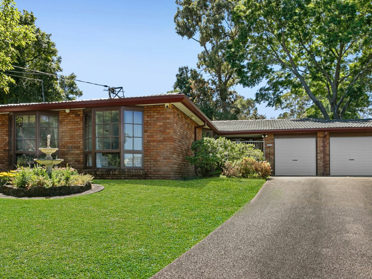 25 English Avenue, Castle Hill - image 1