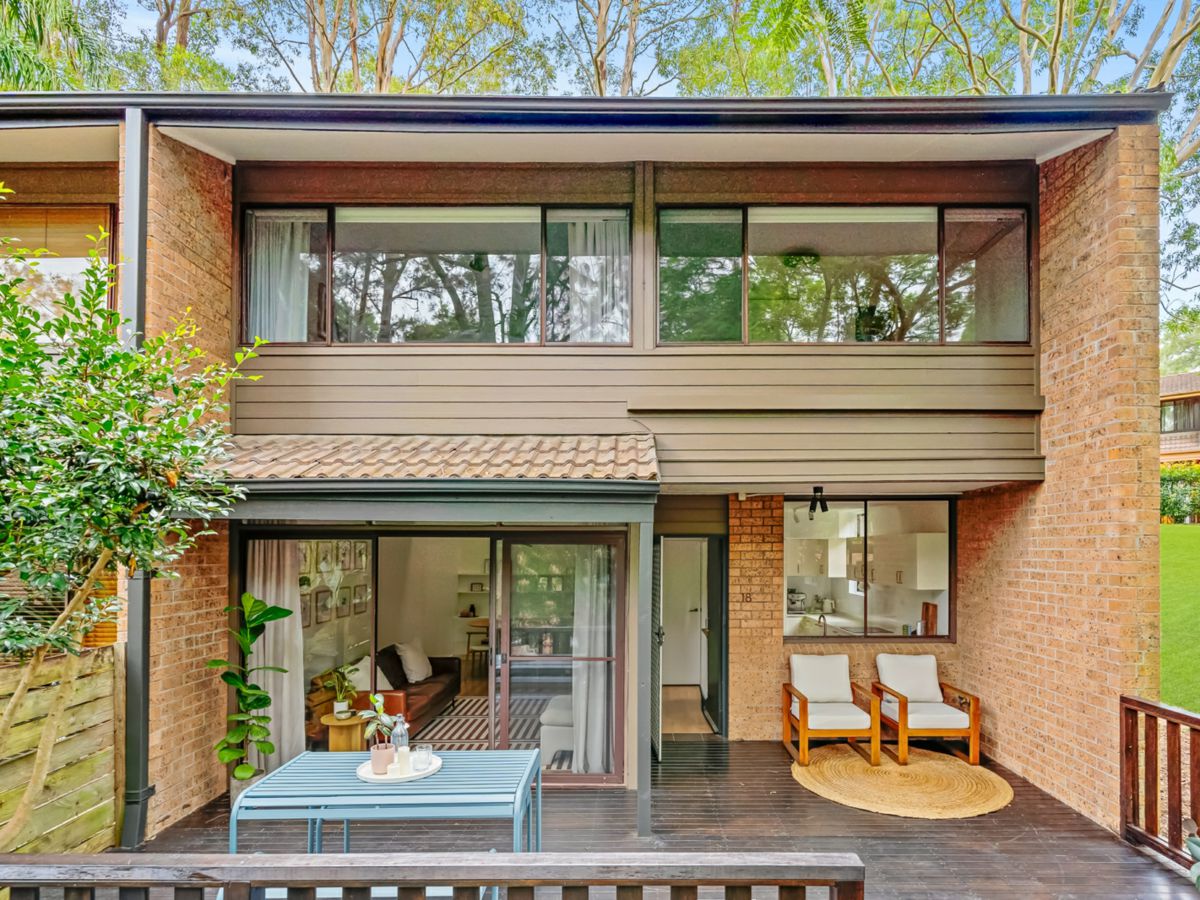18/4 Durham Close, Macquarie Park - image 1