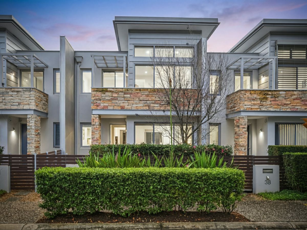 36 Peninsula Way, Norwest - image 1