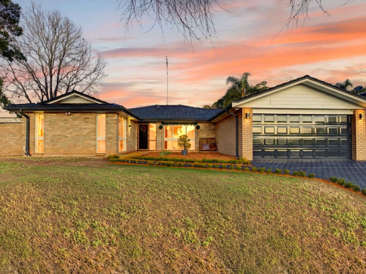 2 Cumberland Avenue, Castle Hill - image 1