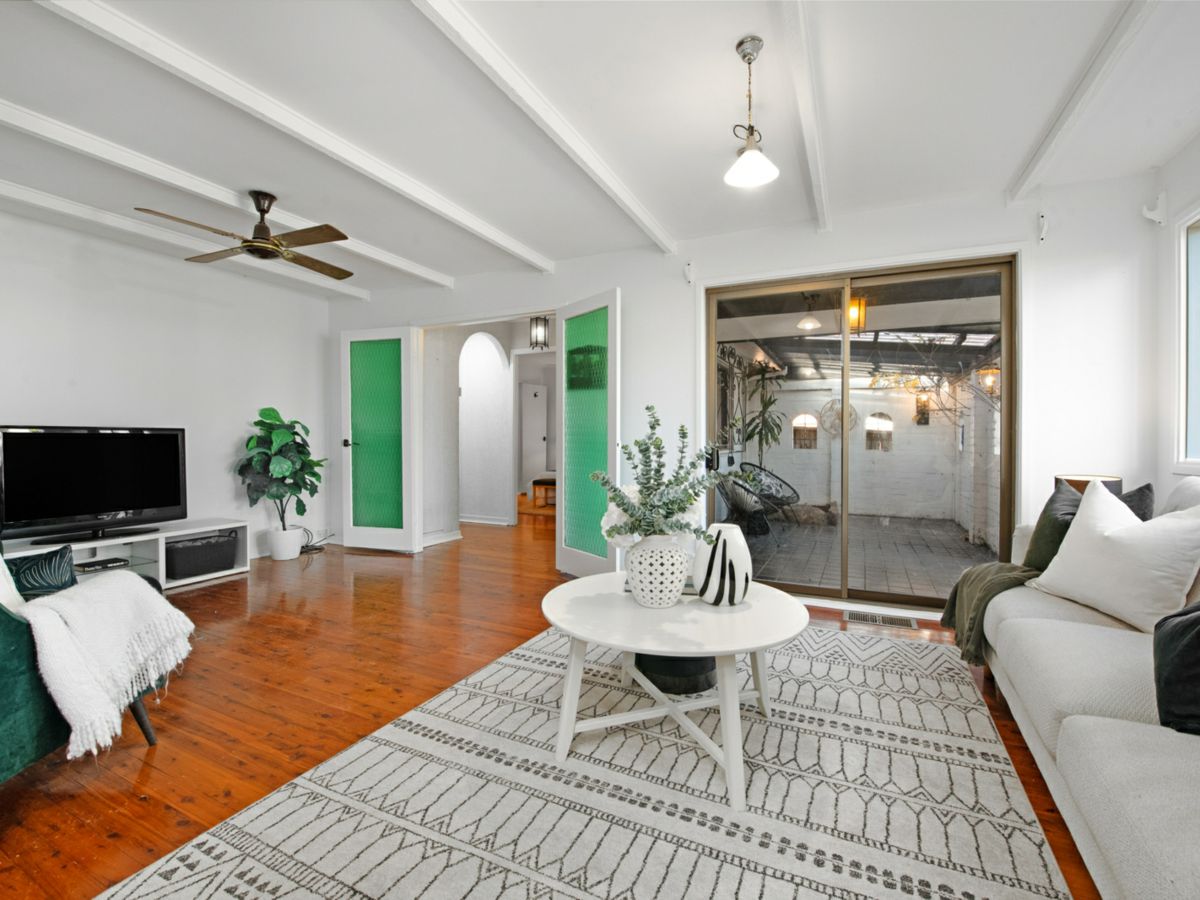 14 Tamboura Avenue, Baulkham Hills - image 2
