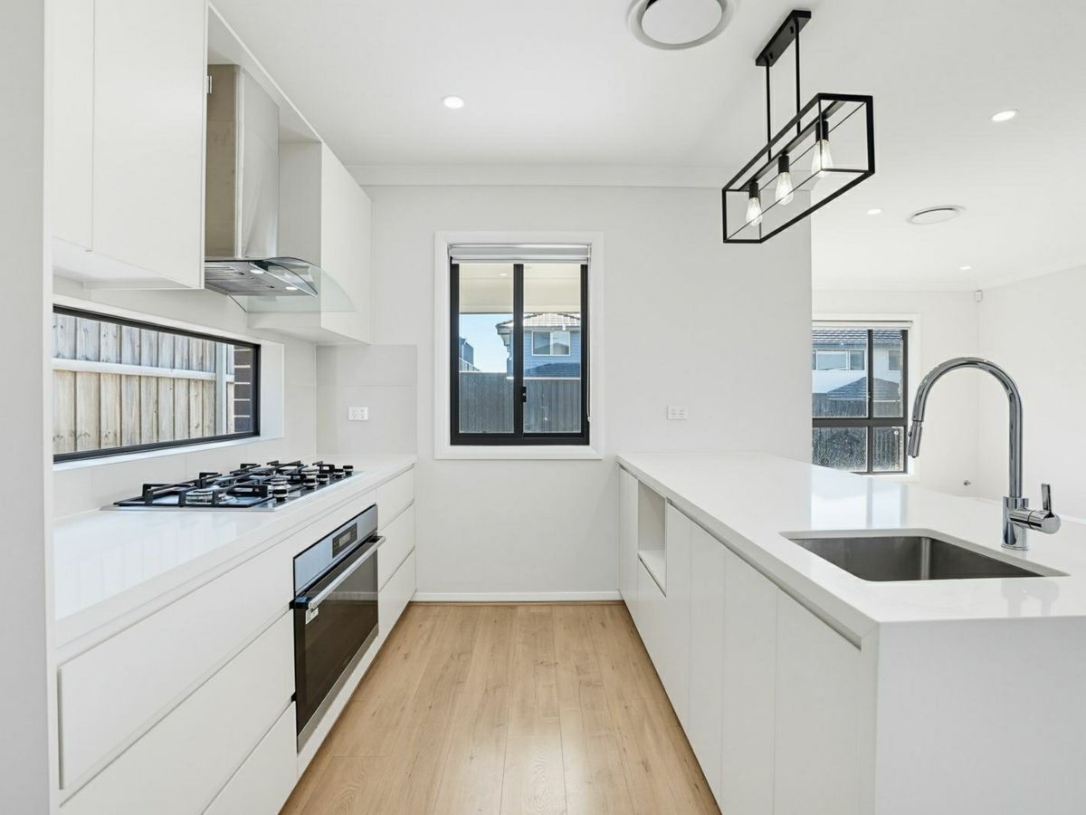 9 Tinline Street, Box Hill - image 3