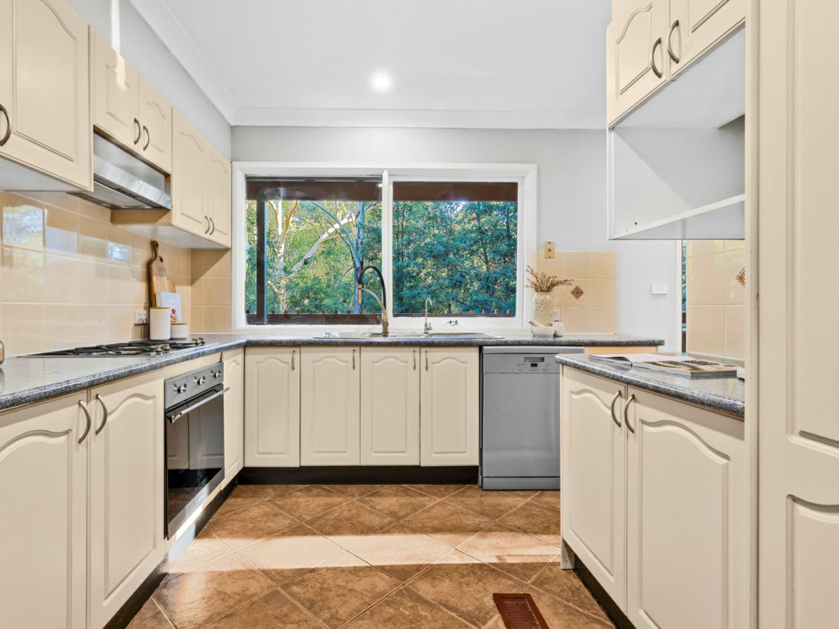 56 Burrandong Crescent, Baulkham Hills - image 3