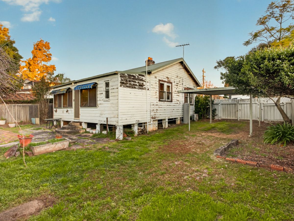 32 Kerrs Road, Castle Hill - image 2